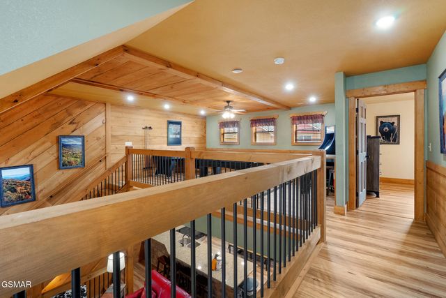 1011 Potters Way, Gatlinburg, TN 37738