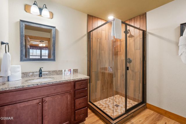 1011 Potters Way, Gatlinburg, TN 37738