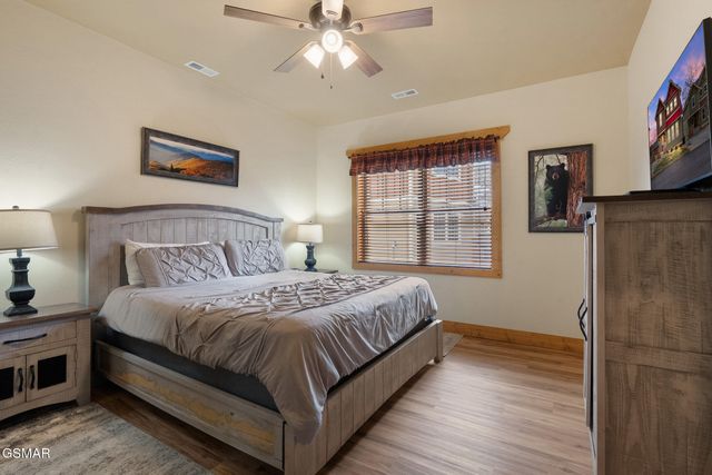 1011 Potters Way, Gatlinburg, TN 37738