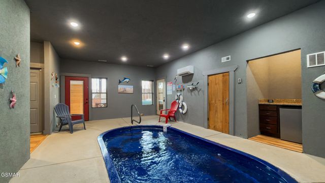 1011 Potters Way, Gatlinburg, TN 37738