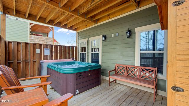 1011 Potters Way, Gatlinburg, TN 37738