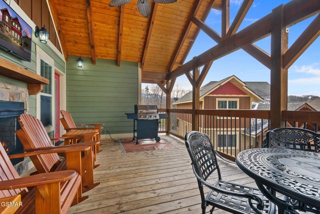 1011 Potters Way, Gatlinburg, TN 37738