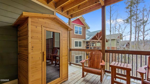 1011 Potters Way, Gatlinburg, TN 37738