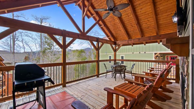 1011 Potters Way, Gatlinburg, TN 37738