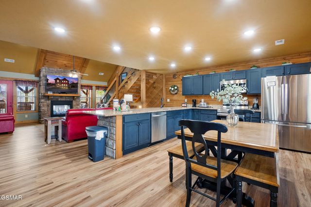 1011 Potters Way, Gatlinburg, TN 37738