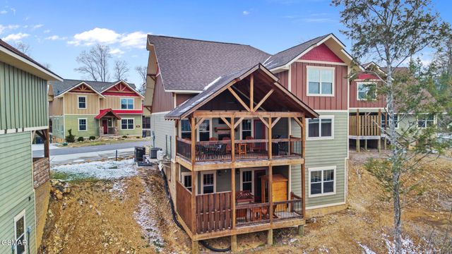 1011 Potters Way, Gatlinburg, TN 37738