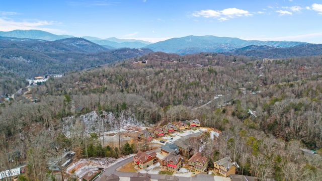 1011 Potters Way, Gatlinburg, TN 37738