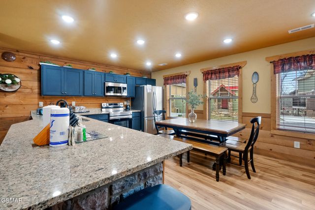 1011 Potters Way, Gatlinburg, TN 37738