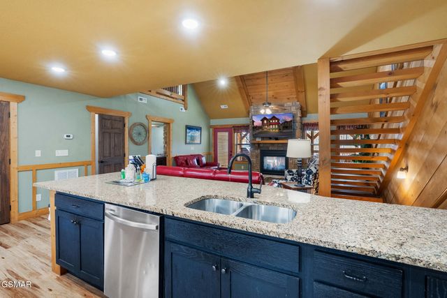 1011 Potters Way, Gatlinburg, TN 37738