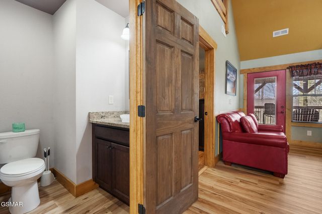 1011 Potters Way, Gatlinburg, TN 37738