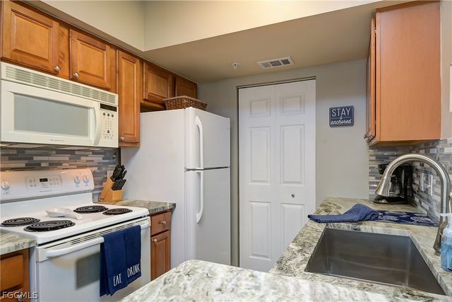 15655 Ocean Walk CIR 205, Fort Myers, FL 33908