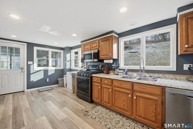 17 Spruce Street, Vernon, CT 06066