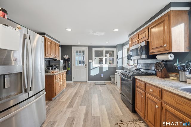 17 Spruce Street, Vernon, CT 06066