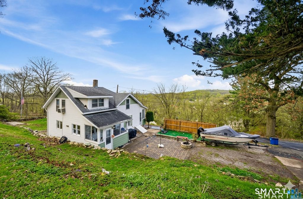 17 Spruce Street, Vernon, CT 06066