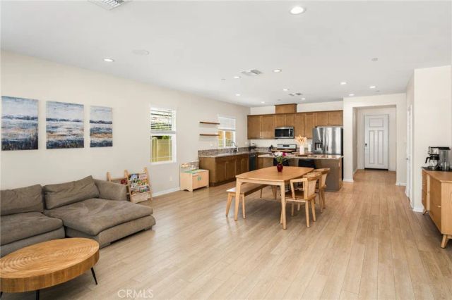 28144 Zipper, Menifee, CA 92585