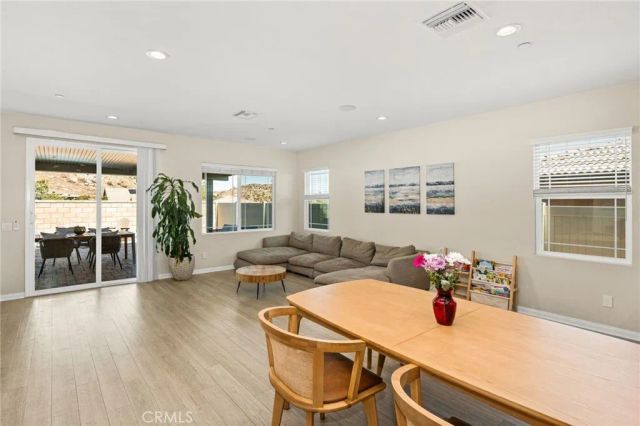 28144 Zipper, Menifee, CA 92585