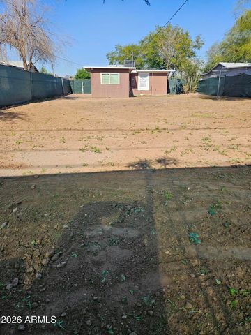 725 W SOUTHGATE Avenue W, Phoenix, AZ 85041