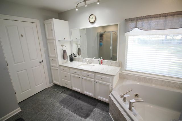 9637 Gene Buckle Ave, Denham Springs, LA 70726