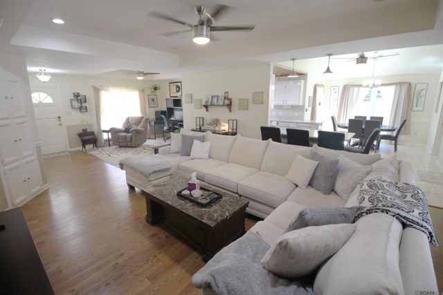 9637 Gene Buckle Ave, Denham Springs, LA 70726