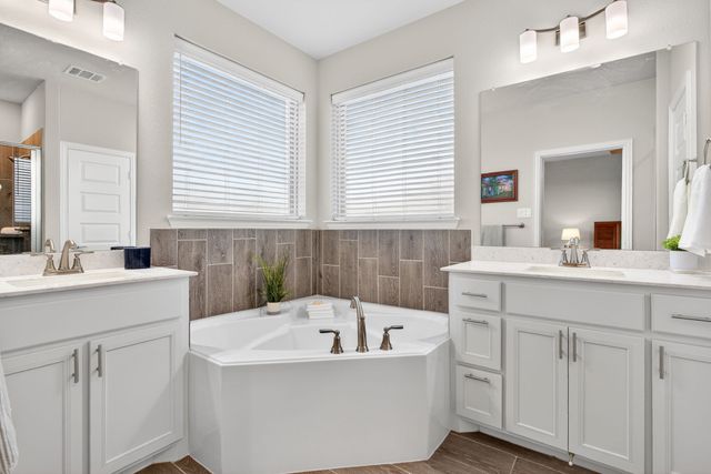 545 Clifton Court, Midlothian, TX 76065