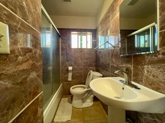 3810 Haywood St, Sacramento, CA 95838