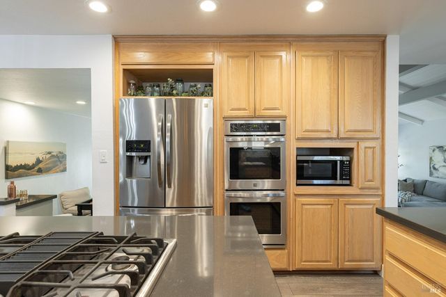 19 Inverness Dr, Napa, CA 94558