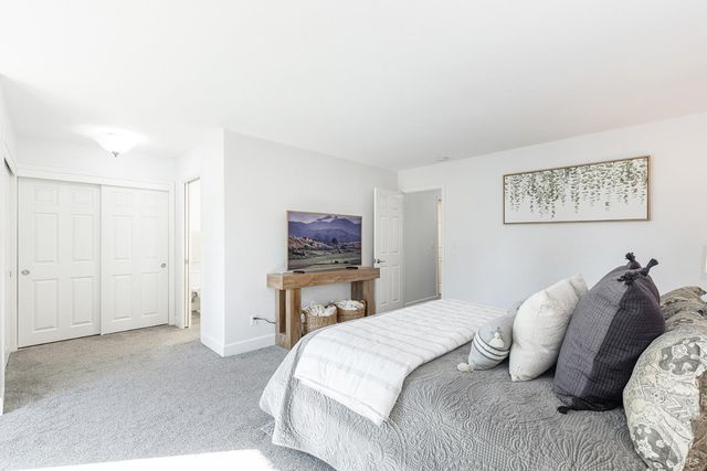 19 Inverness Dr, Napa, CA 94558