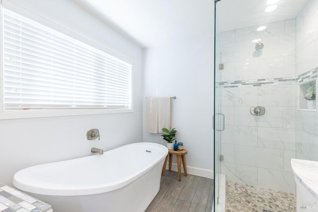 19 Inverness Dr, Napa, CA 94558