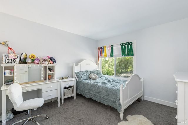 19 Inverness Dr, Napa, CA 94558