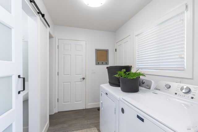 19 Inverness Dr, Napa, CA 94558