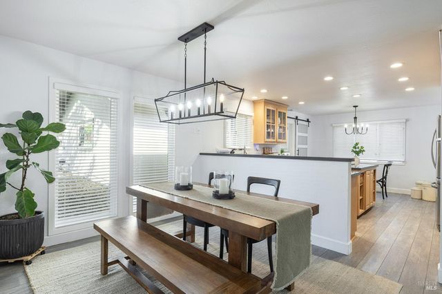 19 Inverness Dr, Napa, CA 94558