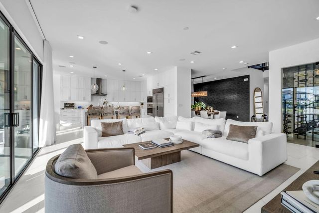 17059 Rainbow Falls Trail, Boca Raton, FL 33496