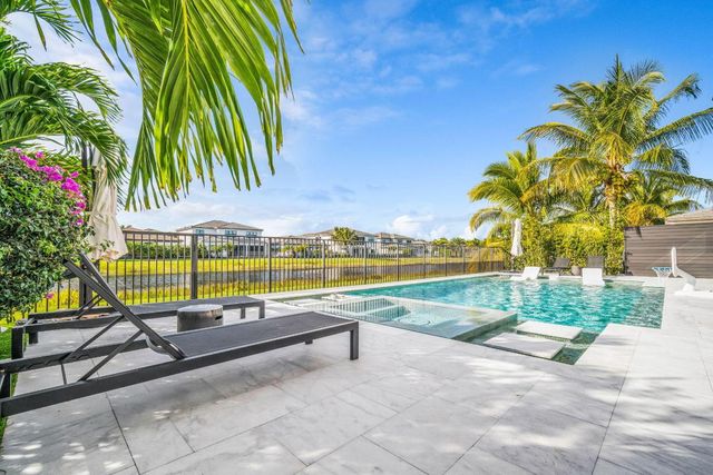 17059 Rainbow Falls Trail, Boca Raton, FL 33496