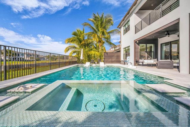 17059 Rainbow Falls Trail, Boca Raton, FL 33496