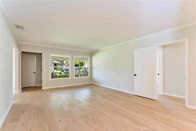 1956 N Roosevelt, Altadena, CA 91001
