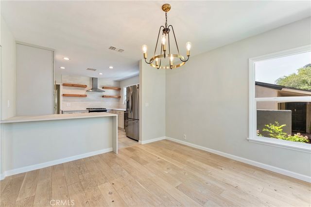1956 N Roosevelt, Altadena, CA 91001