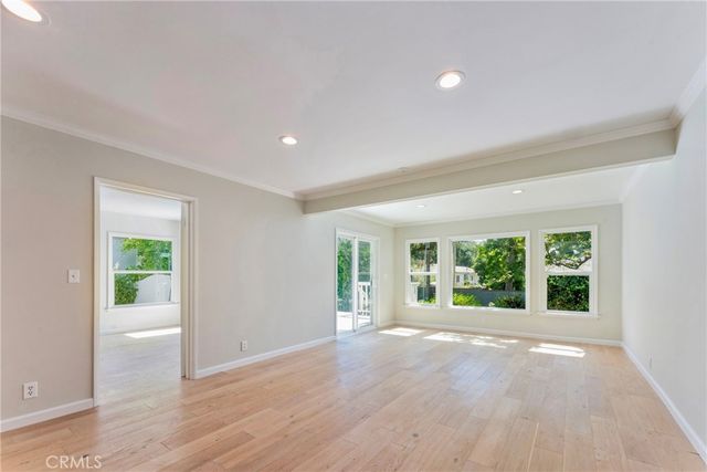 1956 N Roosevelt, Altadena, CA 91001