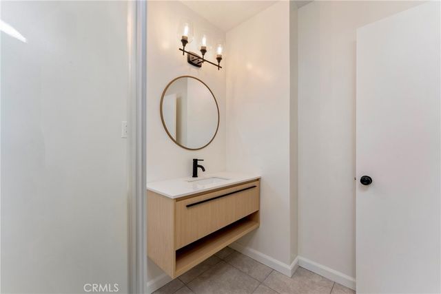1956 N Roosevelt, Altadena, CA 91001