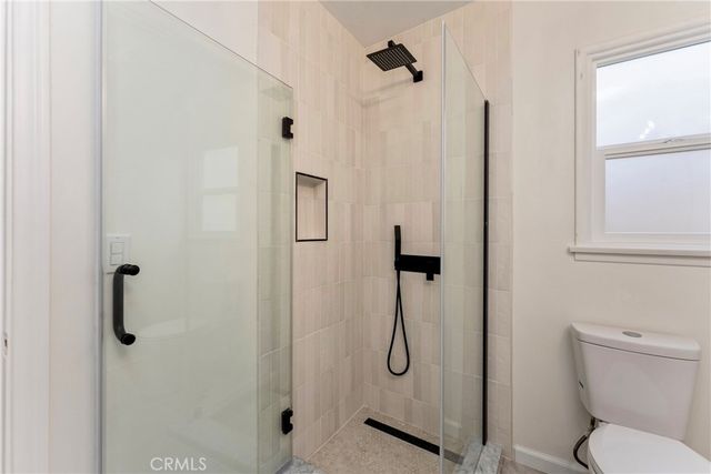 1956 N Roosevelt, Altadena, CA 91001