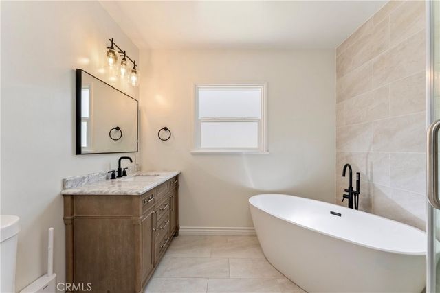 1956 N Roosevelt, Altadena, CA 91001