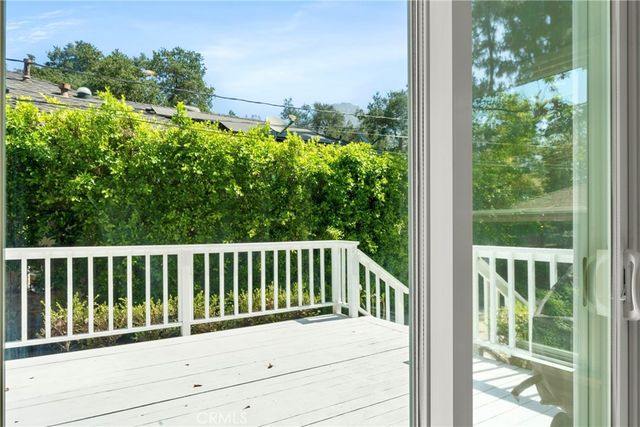 1956 N Roosevelt, Altadena, CA 91001