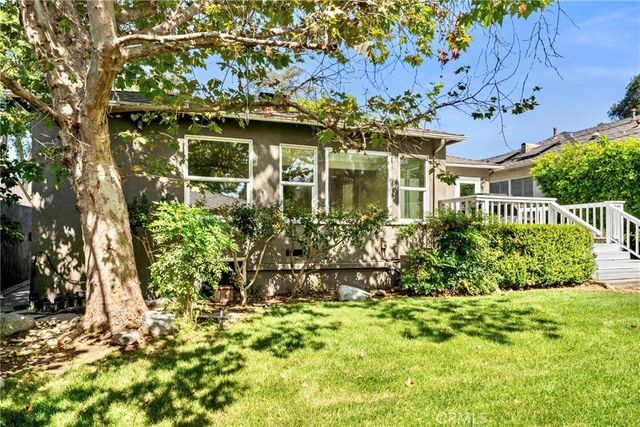 1956 N Roosevelt, Altadena, CA 91001