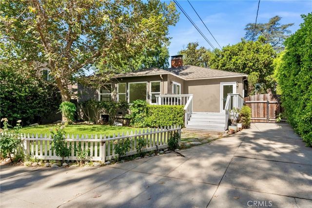 1956 N Roosevelt, Altadena, CA 91001