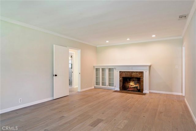 1956 N Roosevelt, Altadena, CA 91001