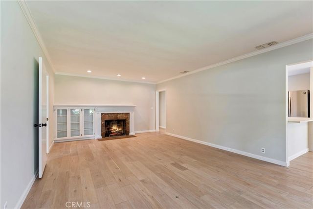 1956 N Roosevelt, Altadena, CA 91001