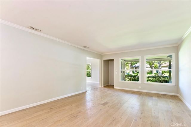 1956 N Roosevelt, Altadena, CA 91001