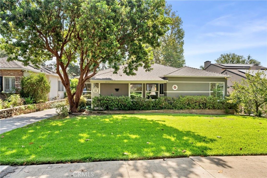 1956 N Roosevelt, Altadena, CA 91001