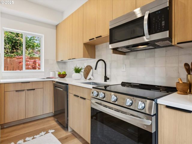 1532 N Schofield St, Portland, OR 97217