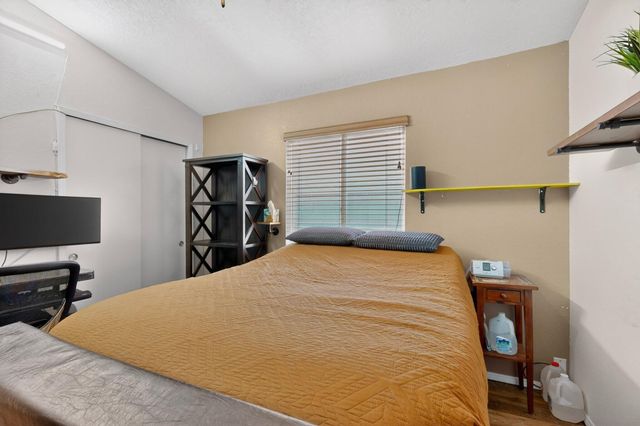 5947 Canis Avenue NW, Albuquerque, NM 87114
