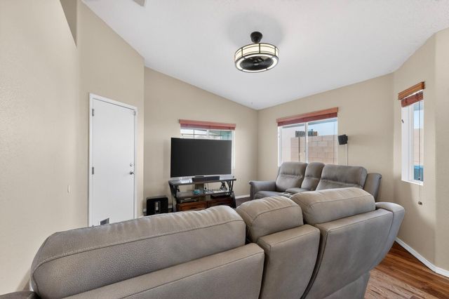 5947 Canis Avenue NW, Albuquerque, NM 87114